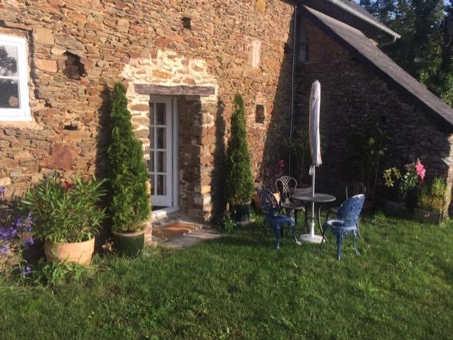 Chez Thomas 7 Route Du Monde Ancien Bed and Breakfast Saint-Georges-D'Aunay Exteriör bild